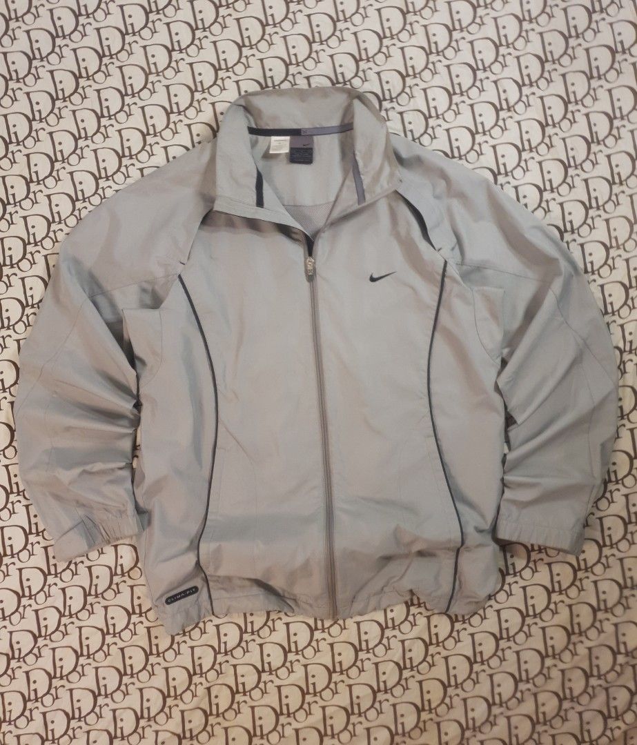 Vintage nike windbreaker (Category: Coats, Jackets and Outerwear) located in San Fernando. Submitted by retro.district. (Listing ID 1464119737, Image 1). Description: - Vintage Nike windbreaker - with breathable details see posted photos - Size: Large - Condition: Good - issue: pinhole - Color Rate: 9.5/10.