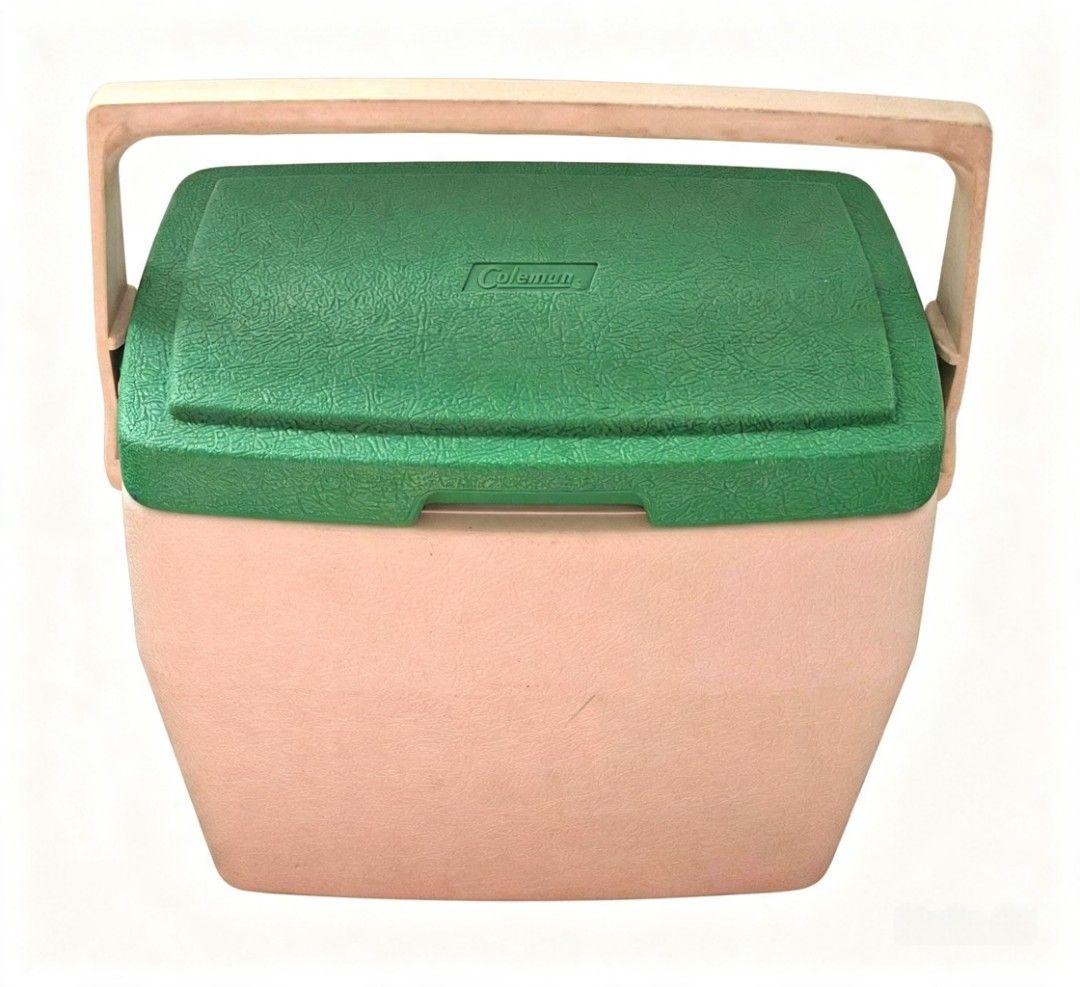 Vintage Oscar Coleman (Category: Food Organization & Storage) located in Bulacan. Submitted by gjeen (Listing ID 1464017161, Image 1). Description: 14x9x12" *one side of the handle is broken (please see pic for reference).