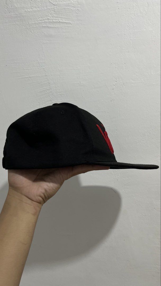 Vintage S line (Category: Caps & Hats) located in Pasay City. Submitted by vintagearchive28 (Listing ID 1464031127, Image 2). Description: No tags Snap.