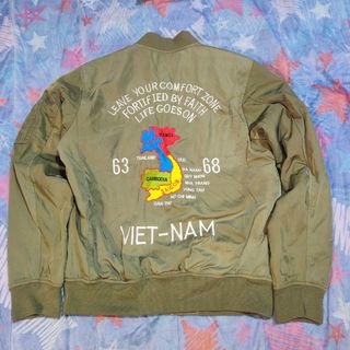(Category: ) located in . Submitted by castoffcloth (Listing ID 1464077045, Image 1). Description: .