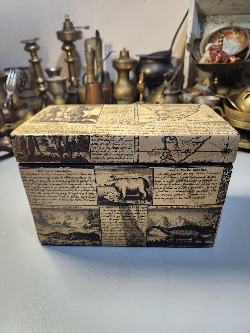 Vintage-Style Decorative Ceramic Storage Box (Category: Food Organization & Storage) located in Baguio. Submitted by tindahanbagtown2600 (Listing ID 1463990661, Image 1). Description: UK Surplus | Japan Surplus Container Items Location: Baguio City, Benguet 2600 Dropping | Meet-Up | Shipping Nationwide.