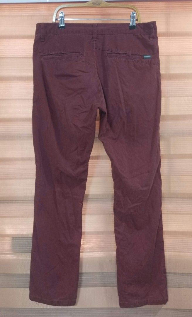 Volcom Stone "Corpo Class" Chino Pants - Burgundy (Category: Chinos) located in Cabuyao City. Submitted by dthrifts (Listing ID 1464026643, Image 1). Description: 32-34 W 41 L Authentic Excellent Condition.