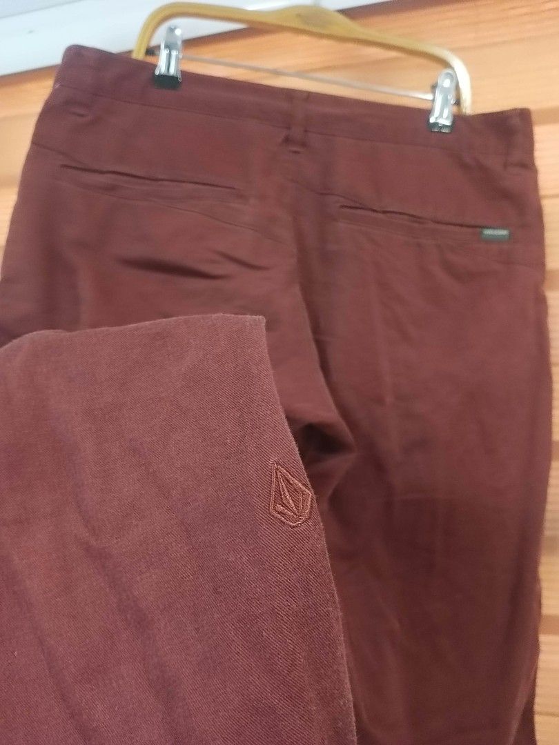 Volcom Stone "Corpo Class" Chino Pants - Burgundy (Category: Chinos) located in Cabuyao City. Submitted by dthrifts (Listing ID 1464026643, Image 3). Description: 32-34 W 41 L Authentic Excellent Condition.