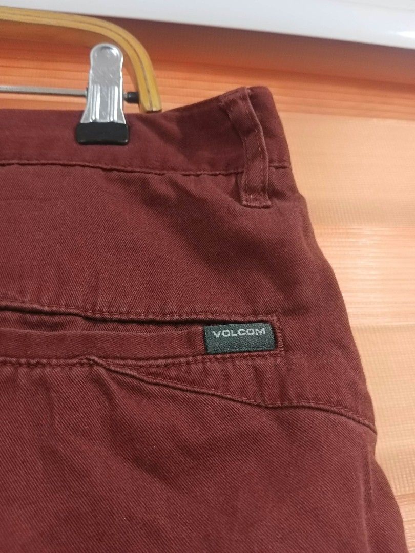 Volcom Stone "Corpo Class" Chino Pants - Burgundy (Category: Chinos) located in Cabuyao City. Submitted by dthrifts (Listing ID 1464026643, Image 2). Description: 32-34 W 41 L Authentic Excellent Condition.