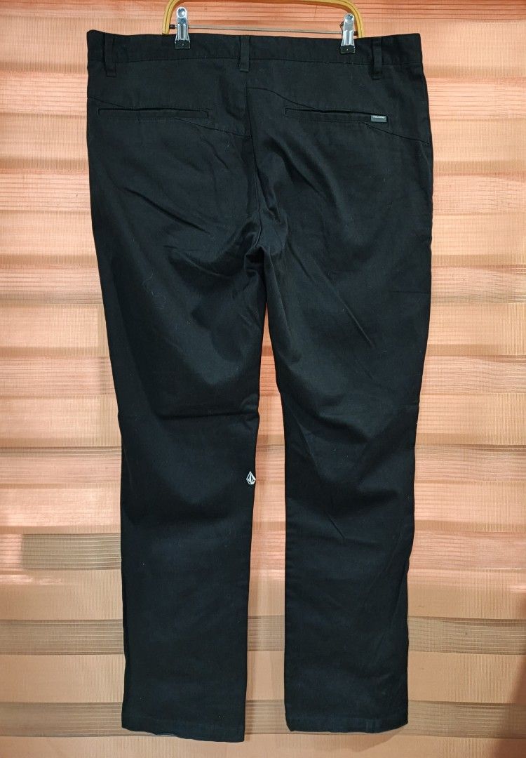 Volcom Stone "Corpo Class" Chino Pants - Black (Category: Announcements) located in Cabuyao City. Submitted by dthrifts (Listing ID 1464027449, Image 1). Description: 38-40 W 43.5 L Authentic Brand New Condition.