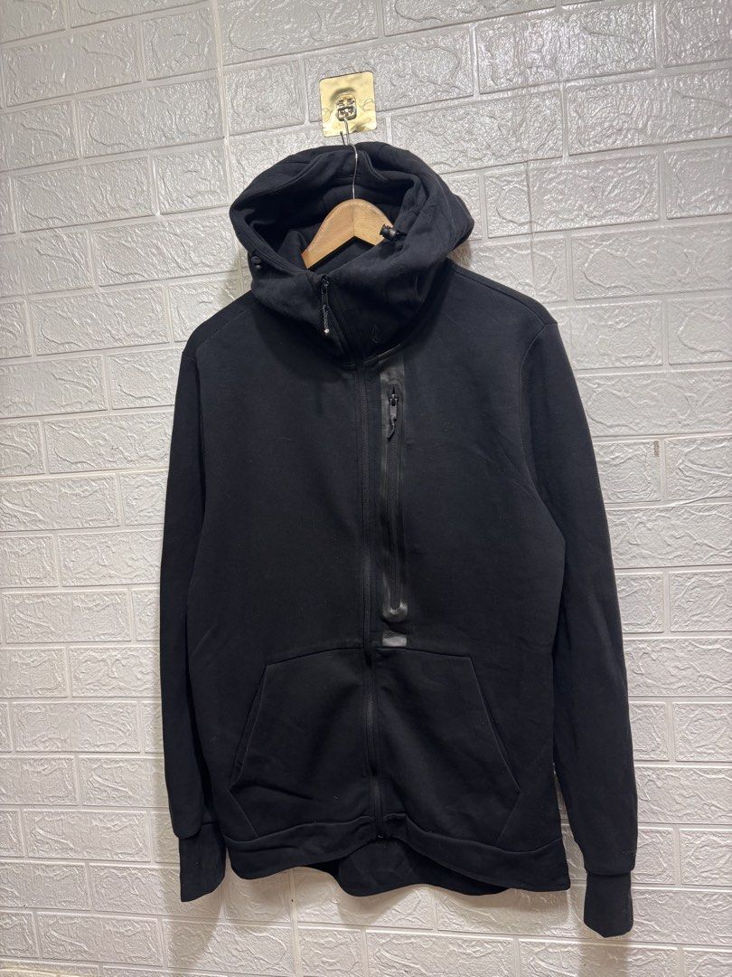 VOLCOM HOODIE JACKET (Category: Coats, Jackets and Outerwear) located in Quezon City. Submitted by xoxochiq (Listing ID 1464072792, Image 1). Description: VOLCOM HOODIE JACKET Medium Length - 28 Width - 21 10/10 color rate Excellent Condition 850 only pm me!.