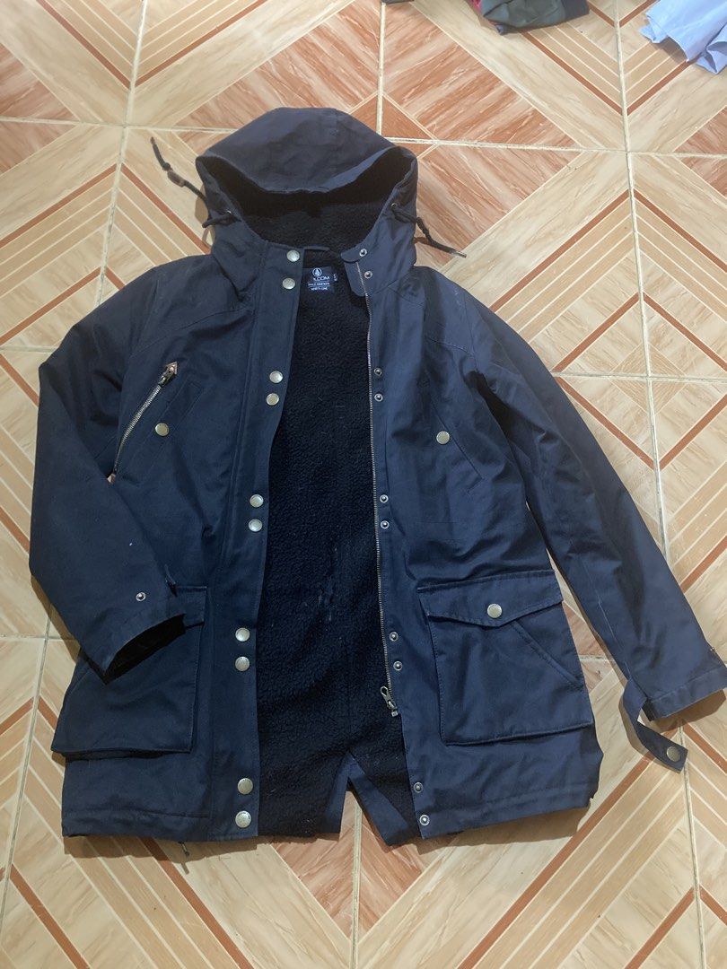 VOLCOM JACKET (Category: Coats, Jackets and Outerwear) located in La Trinidad. Submitted by clawver123 (Listing ID 1464026167, Image 2). Description: .