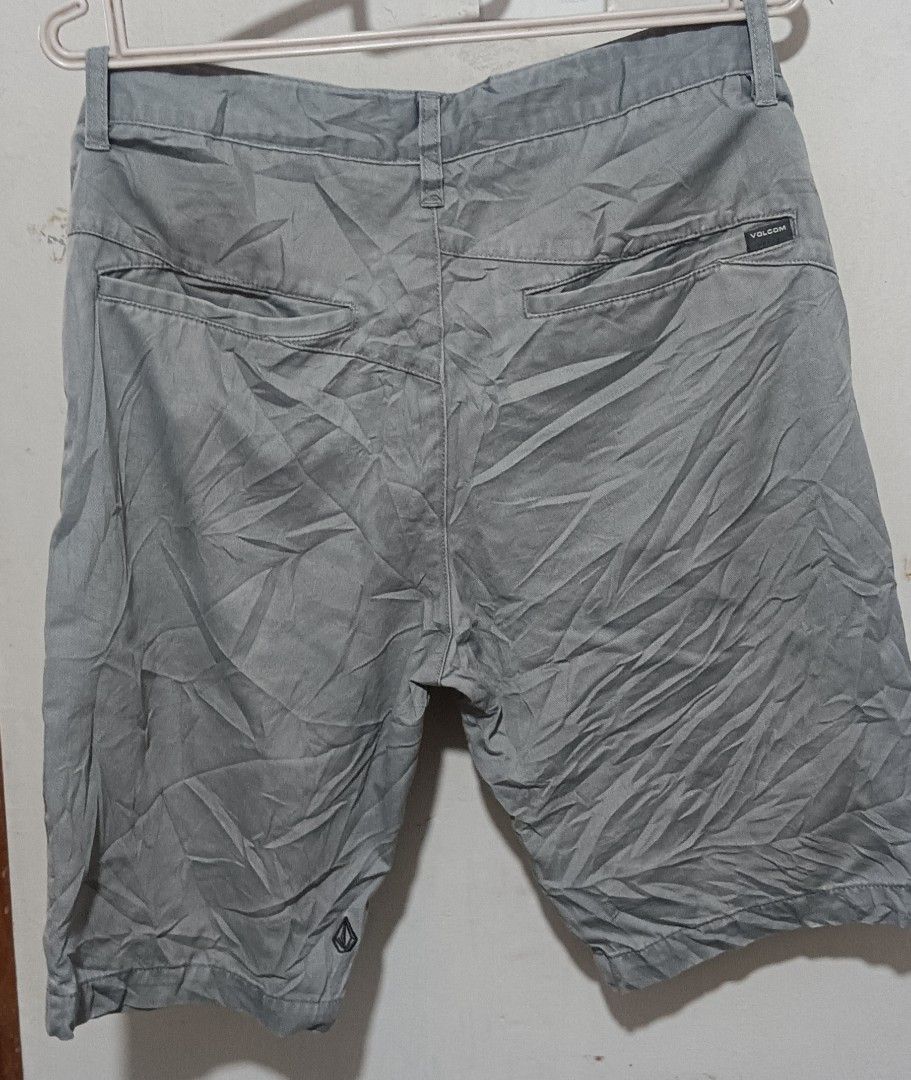 Volcom short (Category: Shorts) located in Tarlac. Submitted by ukaybyagp (Listing ID 1463956907, Image 3). Description: details are in the picture, pyment 1st po tau thank u.