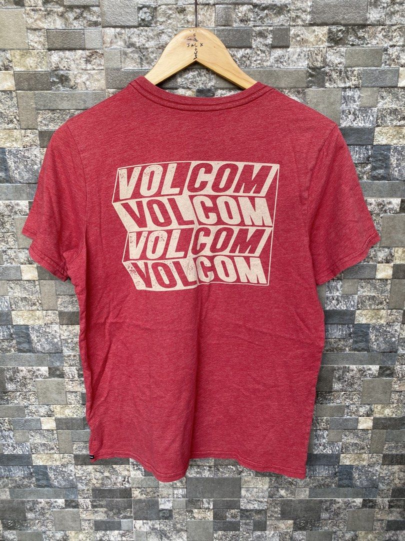 Volcom Stone Maroon Tee (Category: Tshirts & Polo Shirts ) located in Santa Rosa. Submitted by thriftandwrap.2020 (Listing ID 1464119407, Image 2). Description: •𝑺𝒊𝒛𝒆:Medium •𝑪𝒐𝒏𝒅𝒊𝒕𝒊𝒐𝒏:Excellent •𝑪𝒐𝒍𝒐𝒓 𝒓𝒂𝒕𝒆:9/10 𝗠𝗶𝗻𝗲 300.