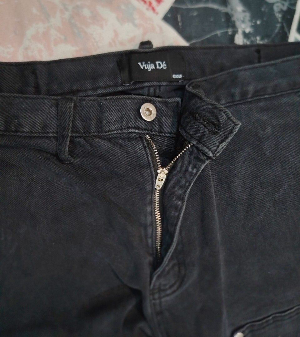 Vuja dé double knee carpenter pants (Category: Jeans) located in San Fernando. Submitted by vincentgomez (Listing ID 1463983433, Image 3). Description: Vuja dé 2019 double knee carpenter pants -Made in japan -Waistline 33 -Lengt 42 -Leg Opening 9 -Good Condition La Union 📍.