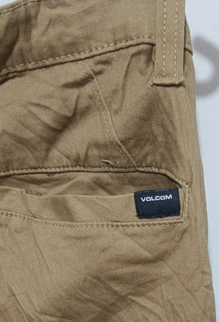 Walking short (Category: Shorts) located in Tarlac. Submitted by ukaybyagp (Listing ID 1463957160, Image 3). Description: details are in the picture, pyment 1st po tau thank u.