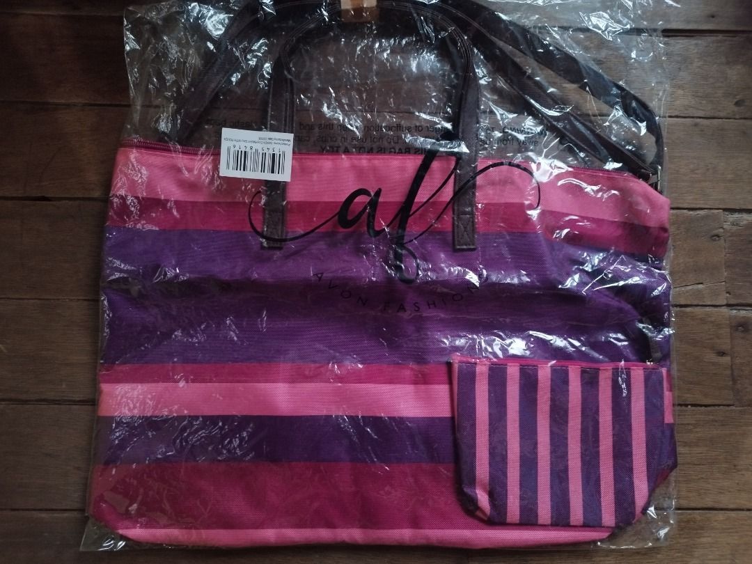 Wanda Overnight Bag with Pouch (Category: Tote Bags) located in Cavite. Submitted by plorb (Listing ID 1463974955, Image 3). Description: Wanda Overnight Bag with Pouch Brand: Avon Condition: New, unused ₱600 .