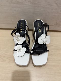 （分類：）位於 。 由 pinkmochii_ 提交（商品編號 1464030701，圖片 1）。簡介： 。