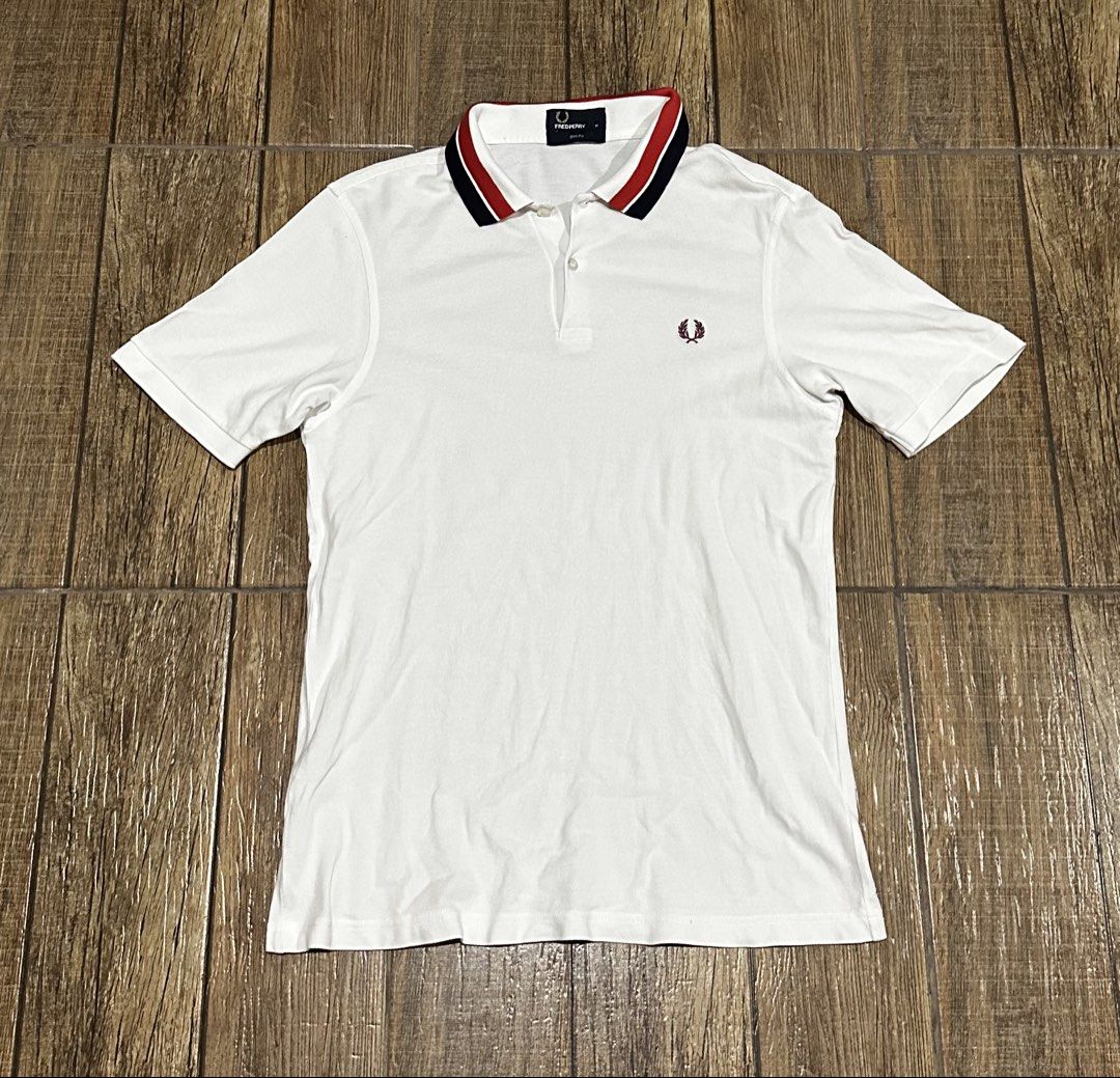 WHITE FRED PERRY (Category: Tshirts & Polo Shirts ) located in Manila. Submitted by urban-vintage_2 (Listing ID 1463966424, Image 1). Description: ISSUE: NONE ( NEED WASH ) MOP :GCASH ( NO COD ) SHIP VIA : LALAMOVE & J&T LOCATION : PASIG CITY LENGTH : 27 WIDTH : 19 .