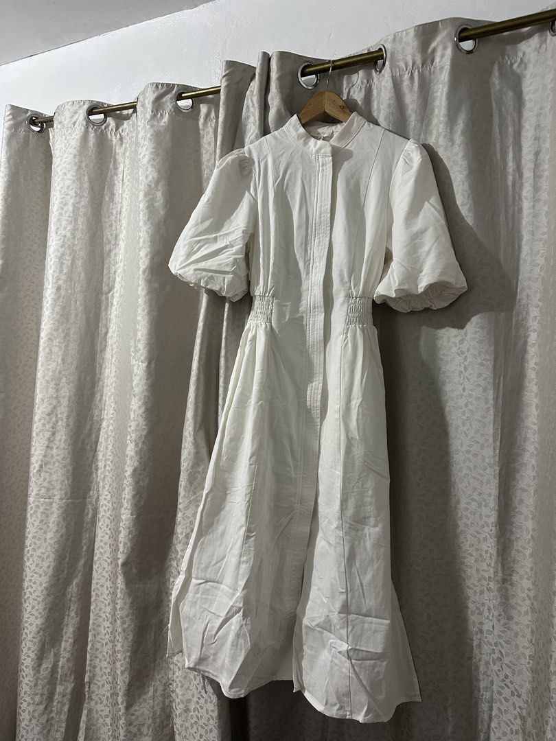 Willa Rogers Midi Dress White (Category: Dresses) located in Manila. Submitted by nothanamiii (Listing ID 1464029936, Image 1). Description: bought in zalora never used w tags retails for 5k RULES All prices are final! No meetups No when worn No returns, No exchanges, No refund What you see is what you get. Happy Shopping MOP: GCASH / BPI Shipping: J&T.