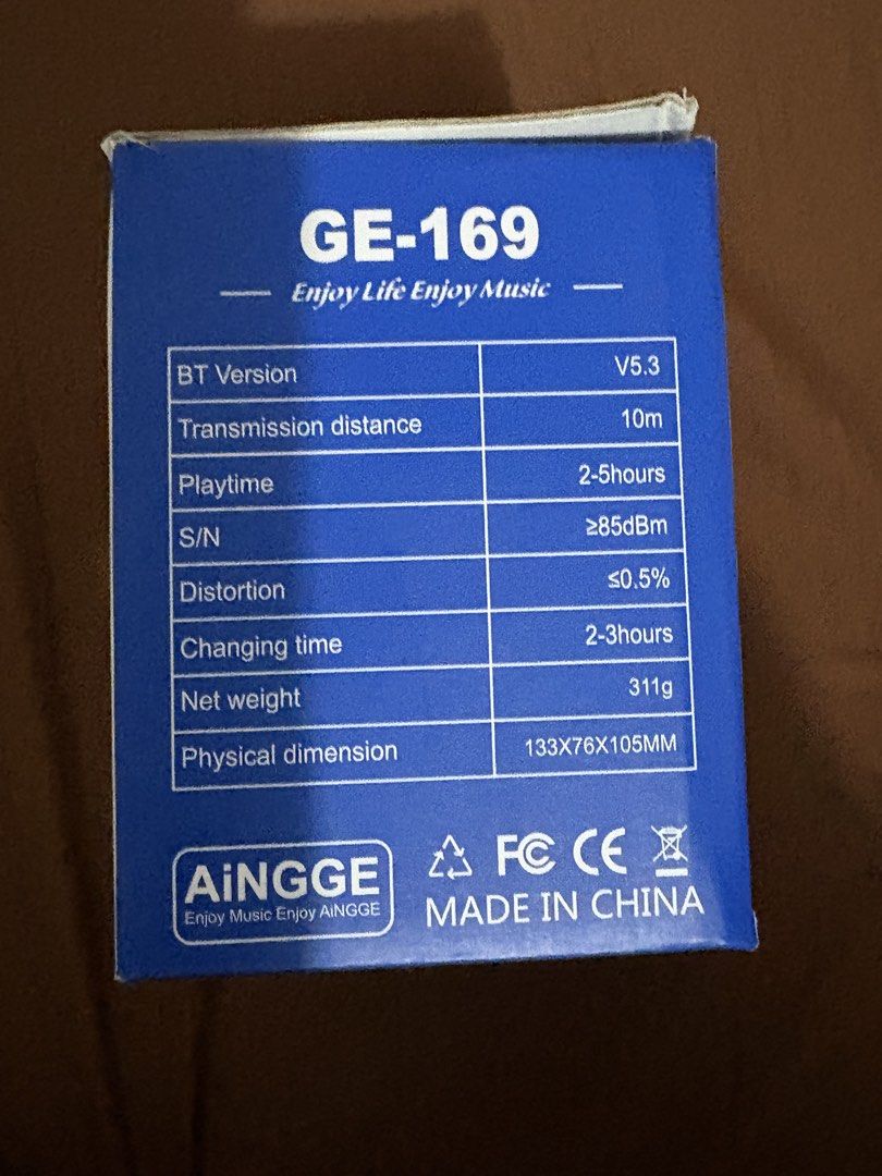 Wireless/Portable speaker (Category: Soundbars, Speakers & Amplifiers) located in Quezon City. Submitted by rr_fr (Listing ID 1464105200, Image 3). Description: P1,390 original price, nadoble yung item so selling it instead. With cord charger .