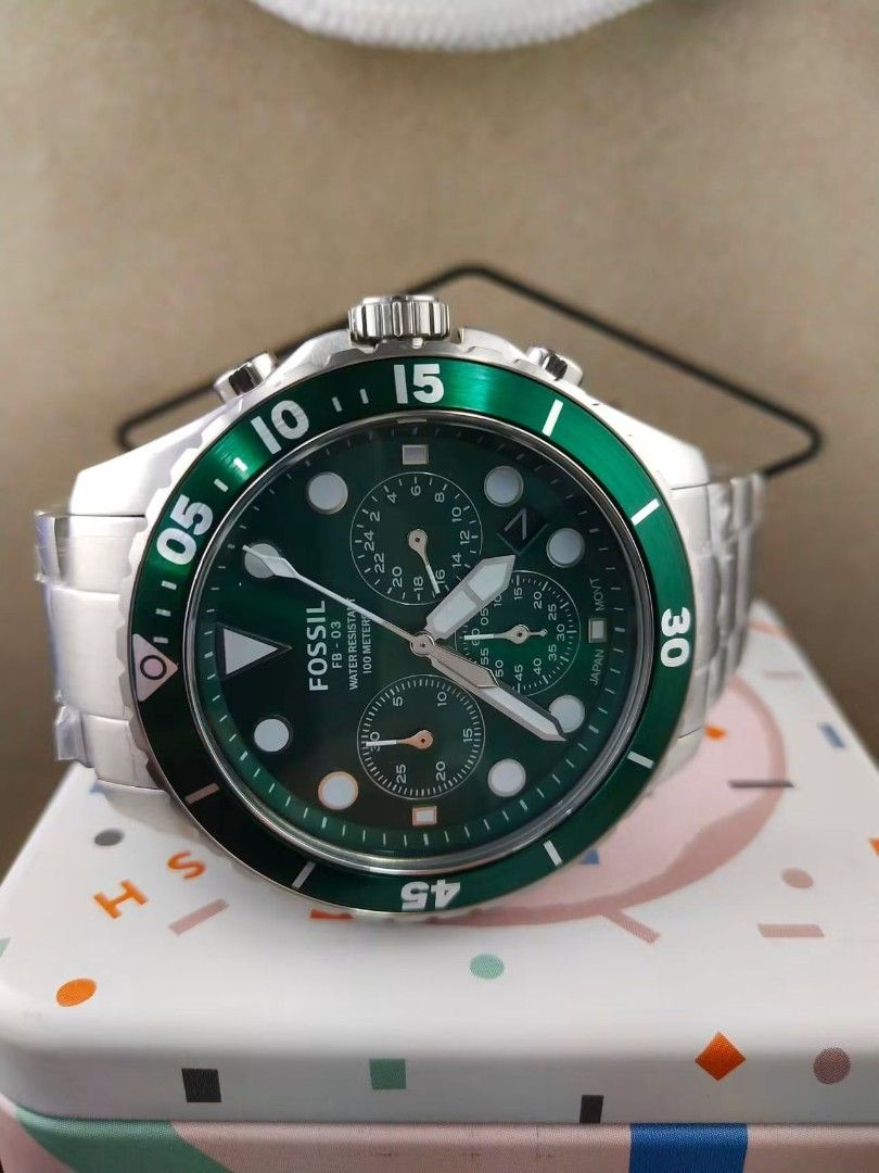 With box and paperbag (Category: Men's Watches) located in Manila. Submitted by chellesshop (Listing ID 1463981386, Image 1). Description: .
