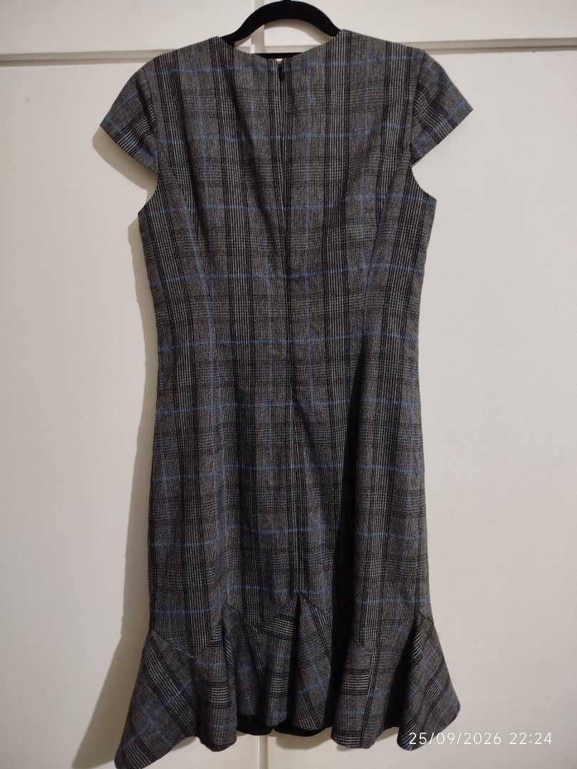 Womens dress (Category: Dresses) located in Quezon City. Submitted by crci12 (Listing ID 1464075805, Image 3). Description: Womens dress Used once Fits medium to large In very good condition Actual pictures posted What you see is what you get P400 only Meet ups: 1. Simplicity mini stop commonwealth ave., balara, qc. 2. Mgas station beside oyasa hardware luzon ave., qc. *Kindly send us a message for a schedule of meet up. *Shipping via j&t. (payme