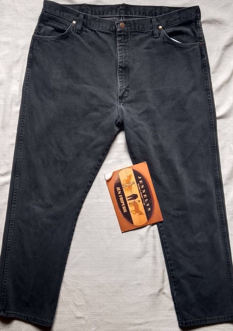Wrangler cowboy cut for men (Category: Jeans) located in Calbayog City. Submitted by jen1027 (Listing ID 1463940926, Image 2). Description: Ptpa 🙏WRANGLER COWBOY CUT FOR MEN SIZE 40 L30 Actual Waistline 38-39 Actual Length 41 Hem 8 Made In U.S.A Excellent Condition Issue minimal scratch malapit sa laylayan di masyado visible. Price 850 ship ⛔ Payment First ⛔Mop-Gcash ⛔Location:Calbayog City Samar ⛔Pm.
