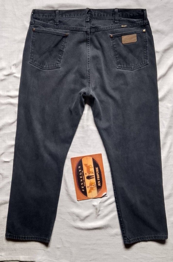 Wrangler cowboy cut for men (Category: Jeans) located in Calbayog City. Submitted by jen1027 (Listing ID 1463940926, Image 3). Description: Ptpa 🙏WRANGLER COWBOY CUT FOR MEN SIZE 40 L30 Actual Waistline 38-39 Actual Length 41 Hem 8 Made In U.S.A Excellent Condition Issue minimal scratch malapit sa laylayan di masyado visible. Price 850 ship ⛔ Payment First ⛔Mop-Gcash ⛔Location:Calbayog City Samar ⛔Pm.