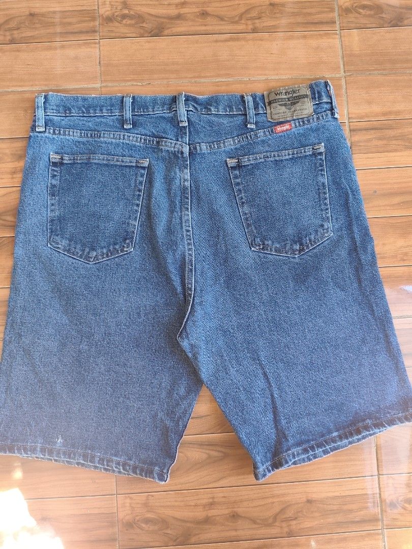 Wrangler Premium Quality Denim Shorts (Category: Shorts) located in Manila. Submitted by truefish-1928 (Listing ID 1464031298, Image 2). Description: - Classic blue denim shorts - Brand: Wrangler - Premium quality and comfortable - Relaxed fit for everyday wear - Button and zip closure - Multiple pockets for convenience - Casual wardrobe staple -Size 38.