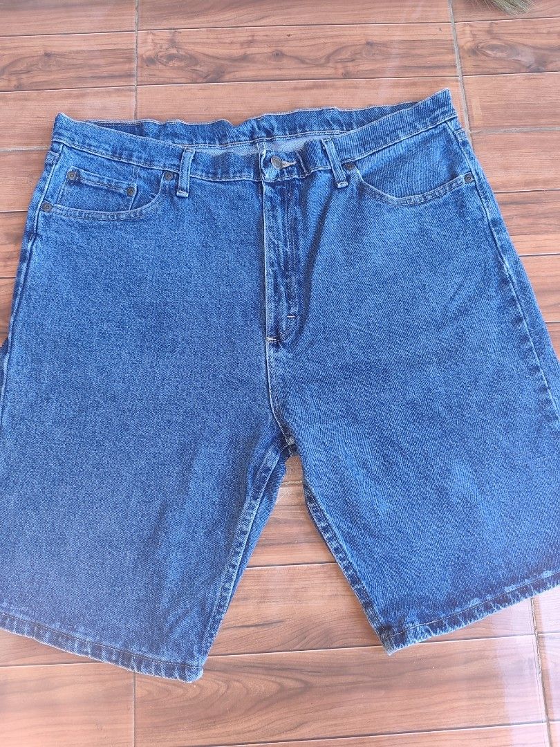 Wrangler Premium Quality Denim Shorts (Category: Shorts) located in Manila. Submitted by truefish-1928 (Listing ID 1464031298, Image 1). Description: - Classic blue denim shorts - Brand: Wrangler - Premium quality and comfortable - Relaxed fit for everyday wear - Button and zip closure - Multiple pockets for convenience - Casual wardrobe staple -Size 38.