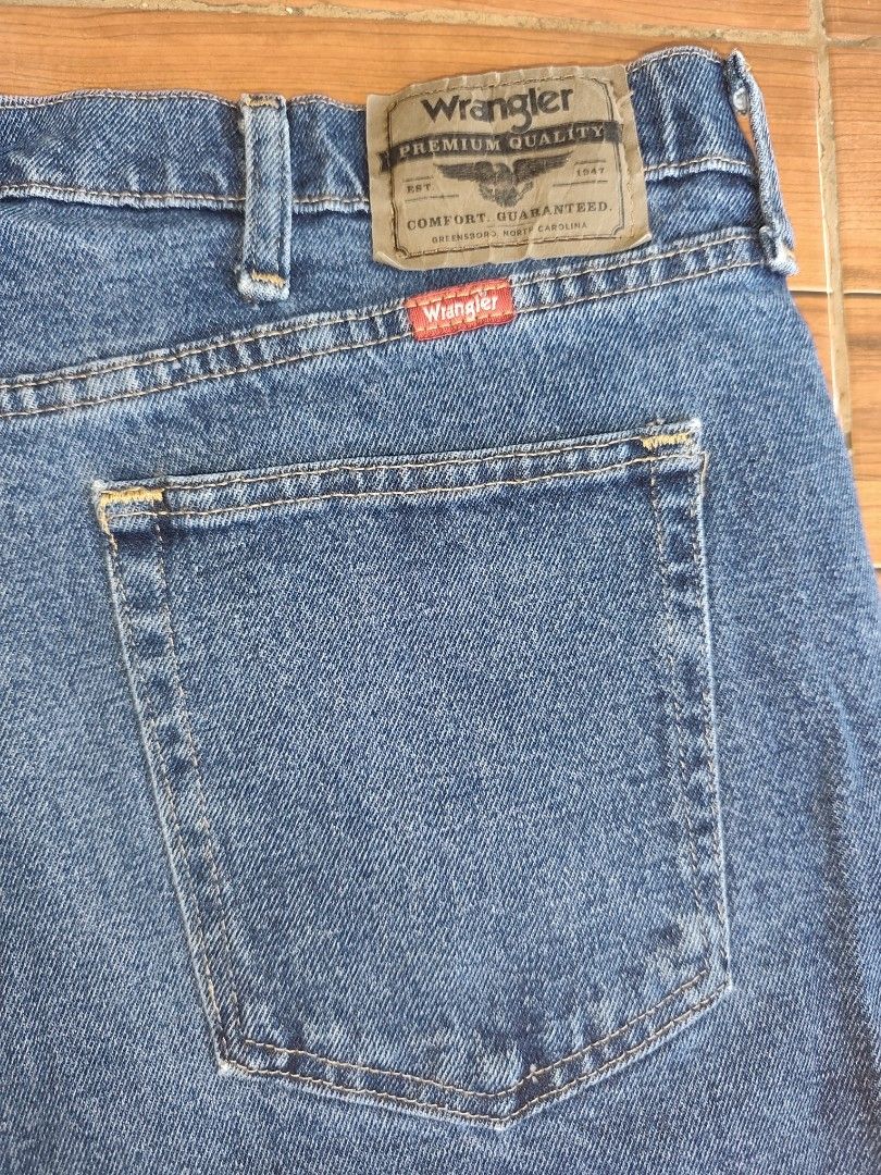 Wrangler Premium Quality Denim Shorts (Category: Shorts) located in Manila. Submitted by truefish-1928 (Listing ID 1464031298, Image 3). Description: - Classic blue denim shorts - Brand: Wrangler - Premium quality and comfortable - Relaxed fit for everyday wear - Button and zip closure - Multiple pockets for convenience - Casual wardrobe staple -Size 38.