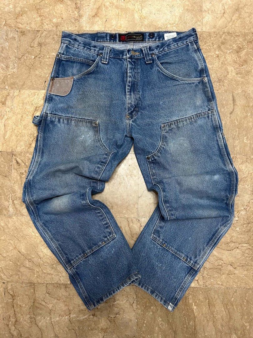 Wrangler Rigger Double Knee (Rare) (Category: Jeans) located in Caloocan City. Submitted by melfort420 (Listing ID 1464073745, Image 1). Description: Wrangler Rigger Double Knee (Rare) 34 x 34 fit to 32 Hem 8 P2000 Excellent condition Personal collection RSF Decluttering Location Parañaque J&T Lalamove GCash NO COD.