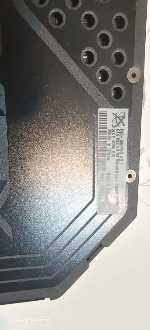 XFX RX 580 8GB GDDR5 顯示卡 （分類：電腦周邊產品）位於 Hong Kong。 由 youngtree_8b8736 提交（商品編號 1464051634，圖片 2）。簡介： XFX RX 580 顯示卡，8GB GDDR5。有兩把風扇，散熱唔錯。有 HDMI 同 DisplayPort 輸出。。