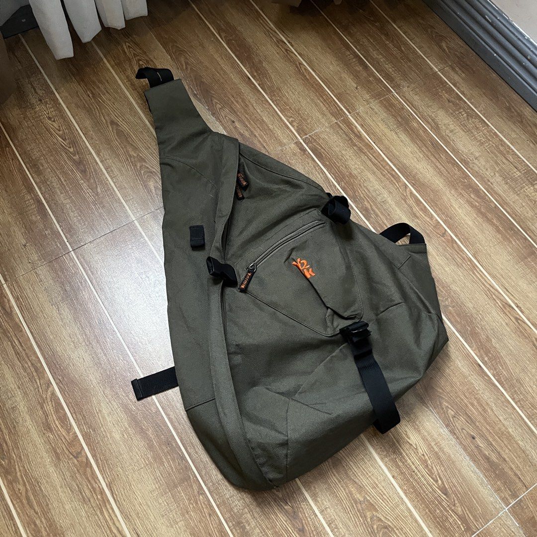 Crossbody Y2K Olive Green Sling Bag Tri Harness Backpack (Category: Cross-body Bags) located in San Pedro. Submitted by kozaamigz (Listing ID 1463961796, Image 3). Description: READ THIS BEFORE YOU BUY! 🏷️ Y2K Olive Green Crossbody Bag ❗️Authentic, No Tags ❗️10/10 Color Rate (Color :Olive Green ) ❗️ 10/10 PRISTINE Condition!! ❗️Issue/s : None Negotiable 💎 20 - 25L Storage (estimate) Click my profile and check out my other listings! 📍 San Pedro