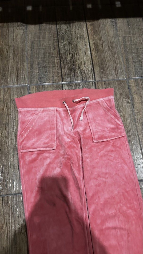 Y2K PANTS (Category: Other Bottoms) located in Manila. Submitted by urban.vintage (Listing ID 1463954504, Image 2). Description: ISSUE: NONE (NEED WASH) MOP :GCASH (NO COD) SHIP VIA: LALAMOVE & J&T LOCATION: PASIG CITY LENGTH: 37 WIDTH :30 OPEN HEM : 8 .