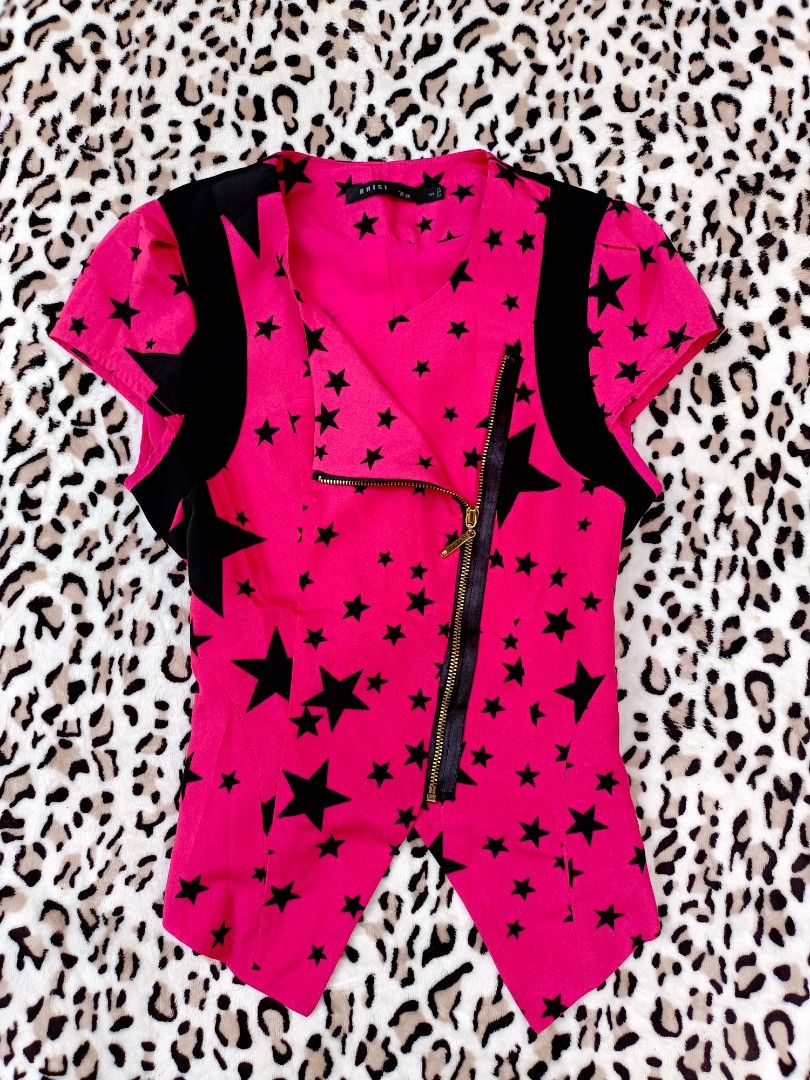 Y2K Scene Hot Pink Asymmetrical Neckline Top (Category: Sleeveless) located in Los Banos. Submitted by nicot_nit (Listing ID 1464077445, Image 1). Description: mine ₱790 (OR DROP YOUR BEST OFFER)❗ +sf 21.5x15.5 small on tag 10/10 no issues click or slides each photos for any flaws n other details, dm me or comment to purchase n other details📩.