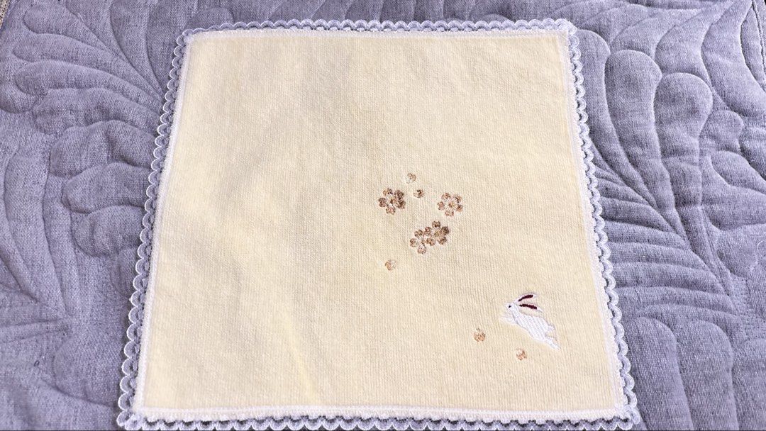 Yellow: Japanese Face Towel (Category: Bedding & Towels) located in Calamba. Submitted by cur8d (Listing ID 1464033873, Image 1). Description: .