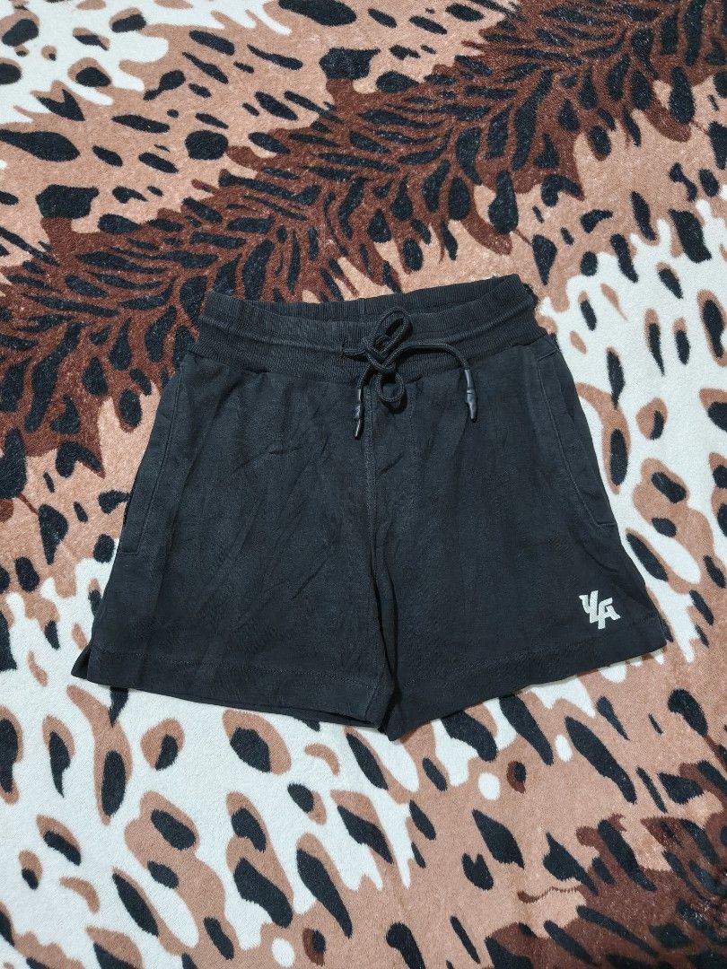 YOUNGLA BUNDLE (Category: Tshirts & Polo Shirts ) located in Manila. Submitted by gelove.thrift (Listing ID 1463942114, Image 2). Description: TSHIRT SIZE XL 27W 27L 1500 SHORT SIZE SMALL 890 📍SINILOAN LAGUNA.