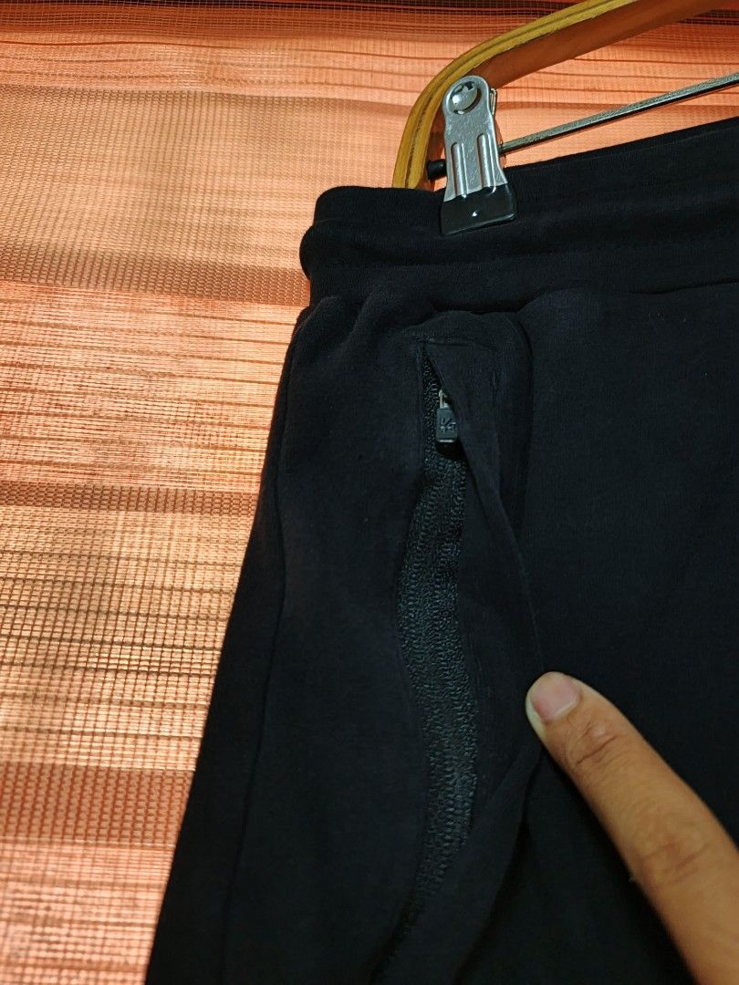 YoungLA Tapered Sweatpants (Category: Joggers) located in Cabuyao City. Submitted by dthrifts (Listing ID 1464029382, Image 3). Description: 28-32 W 34.5 L Authentic Has Ankle Zips Excellent Condition.