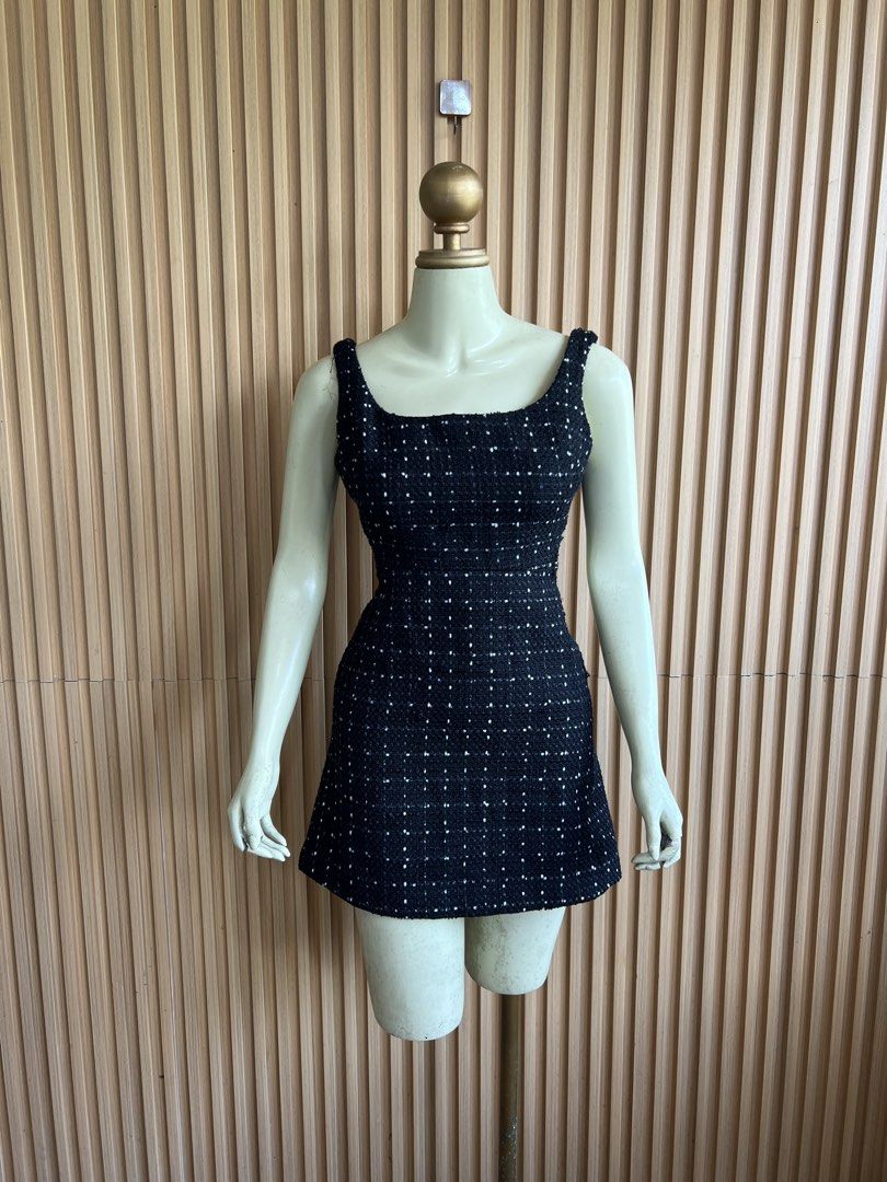 Zara (Category: Dresses) located in Lipa City. Submitted by thyra06 (Listing ID 1463994377, Image 3). Description: Zara tweeed good as new S/M fits.