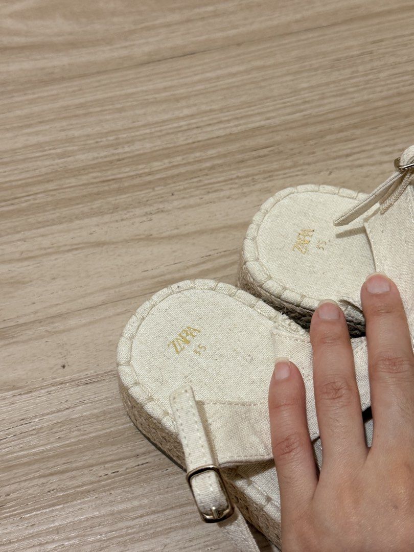 ZARA ABACA SANDALS (Category: Sandals) located in Quezon City. Submitted by shopmyprelovedph (Listing ID 1463996919, Image 3). Description: Size 35 | 22.5 cm Brand new .