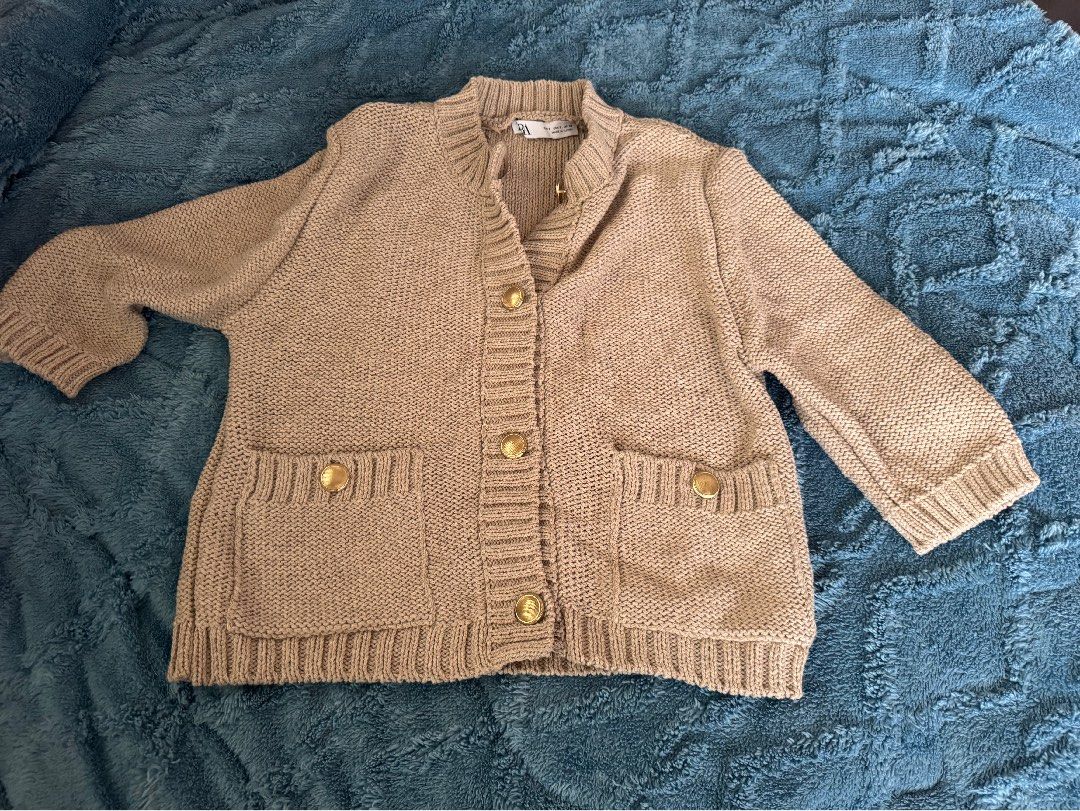 Zara beige cardigan (Category: Others Tops) located in Nueva Valencia. Submitted by lululeimon (Listing ID 1464023592, Image 2). Description: Used once! Width- 18 Length- 18.5 Shoulder to shoulder - 15.5.