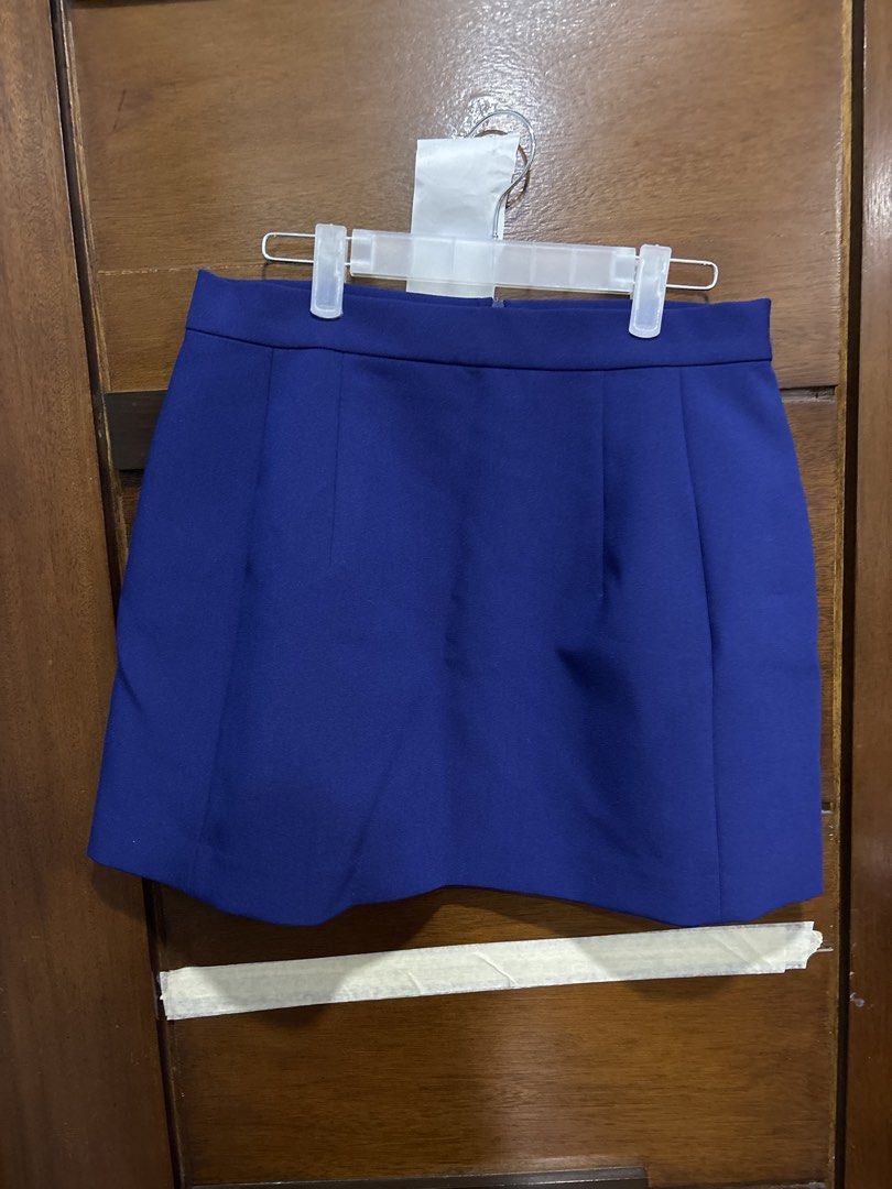 Zara Blue Pleated Mini Skirt Size M (Category: Skirts) located in Mandaluyong City. Submitted by clothescarousel (Listing ID 1464055139, Image 1). Description: - Zara blue mini skirt - Pleated design all around - Back zipper closure - Size: Medium (M) - Made in Turkey - Perfect for casual or dressy occasions - Pairs well with a simple top.