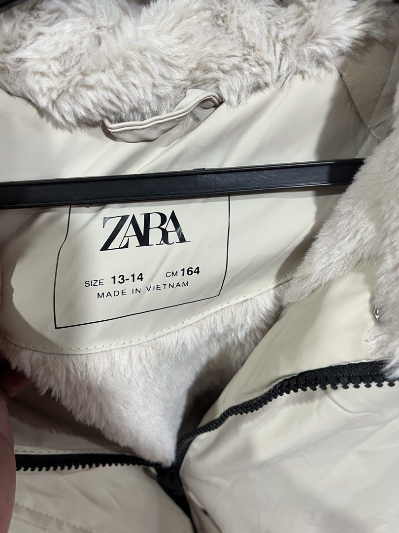 ZARA coat (Category: Coats, Jackets and Outerwear) located in Baguio. Submitted by subcode_2600 (Listing ID 1464103193, Image 3). Description: Other details included in the pictures Do not hesitate to message us for questions. Thank you! .