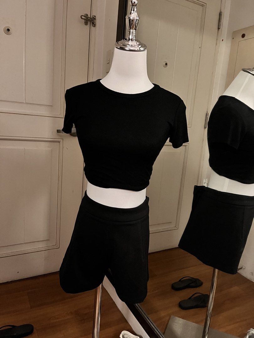 Zara crop tee (Category: Shirts) located in Muntinlupa City. Submitted by on.repeeat (Listing ID 1464068218, Image 1). Description: Signs of usage.