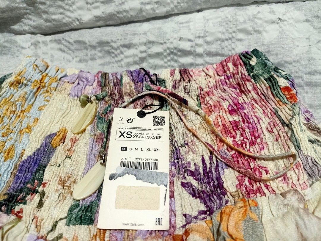 Zara floral short (Category: Shorts) located in Pasig City. Submitted by urdal01 (Listing ID 1463988243, Image 3). Description: garterize see the pictures for details.