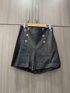 (Category: ) located in . Submitted by declutteringmycloset__ (Listing ID 1463956153, Image 1). Description: .