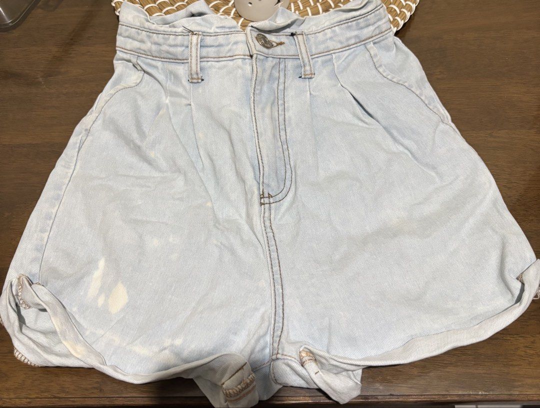 Zara Light Wash Denim Shorts (Category: Shorts) located in Quezon City. Submitted by mariz_. (Listing ID 1464073608, Image 1). Description: - Light wash denim shorts - High-waisted style - Already worn - Minor flaws in front - size 24-26 (may garter sa likod, can be removed though).