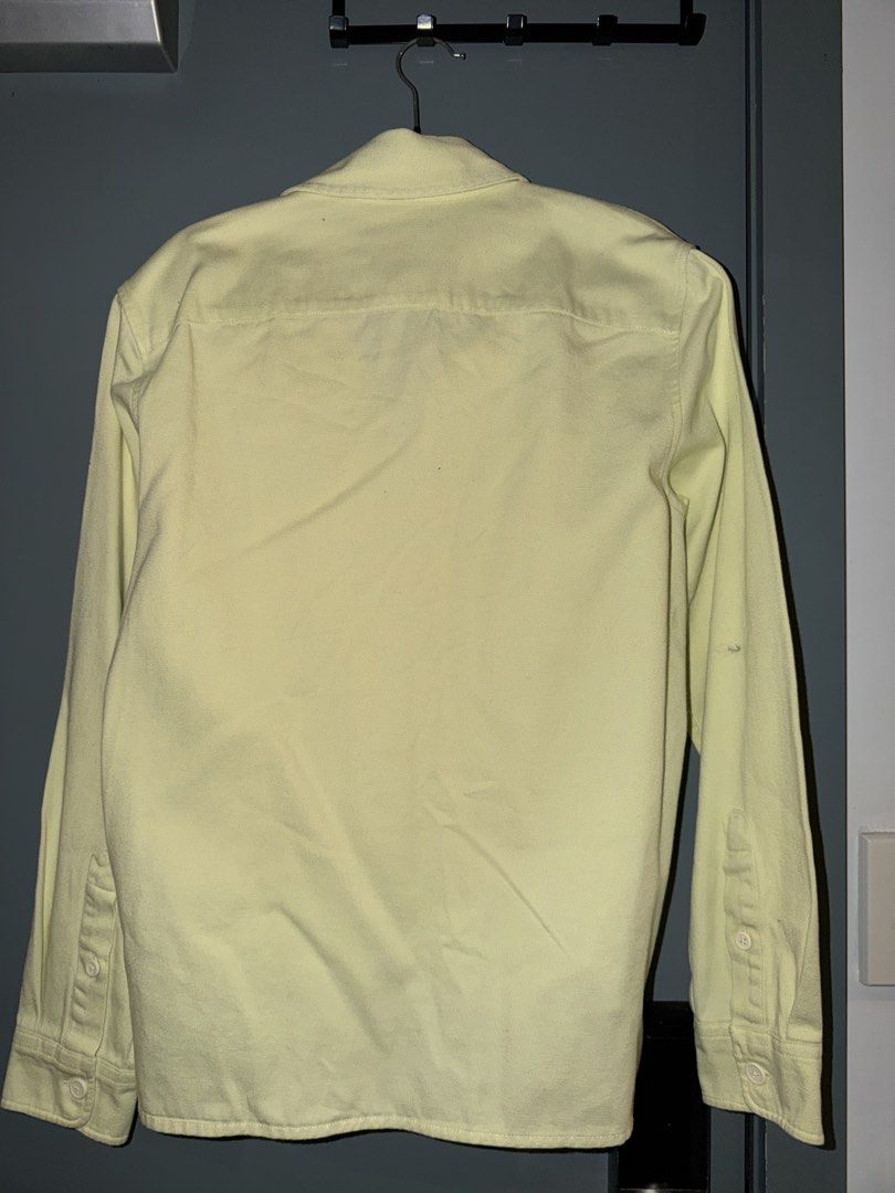 Zara Overshirt (Category: Coats, Jackets and Outerwear) located in Imus. Submitted by marshharrier (Listing ID 1463972309, Image 2). Description: Zara Overshirt light green Never used Size USA S.