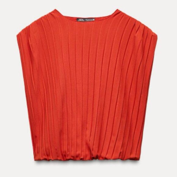 Zara Pleated Balloon Top (Category: Blouses) located in Quezon City. Submitted by prebyj (Listing ID 1464087816, Image 1). Description: .