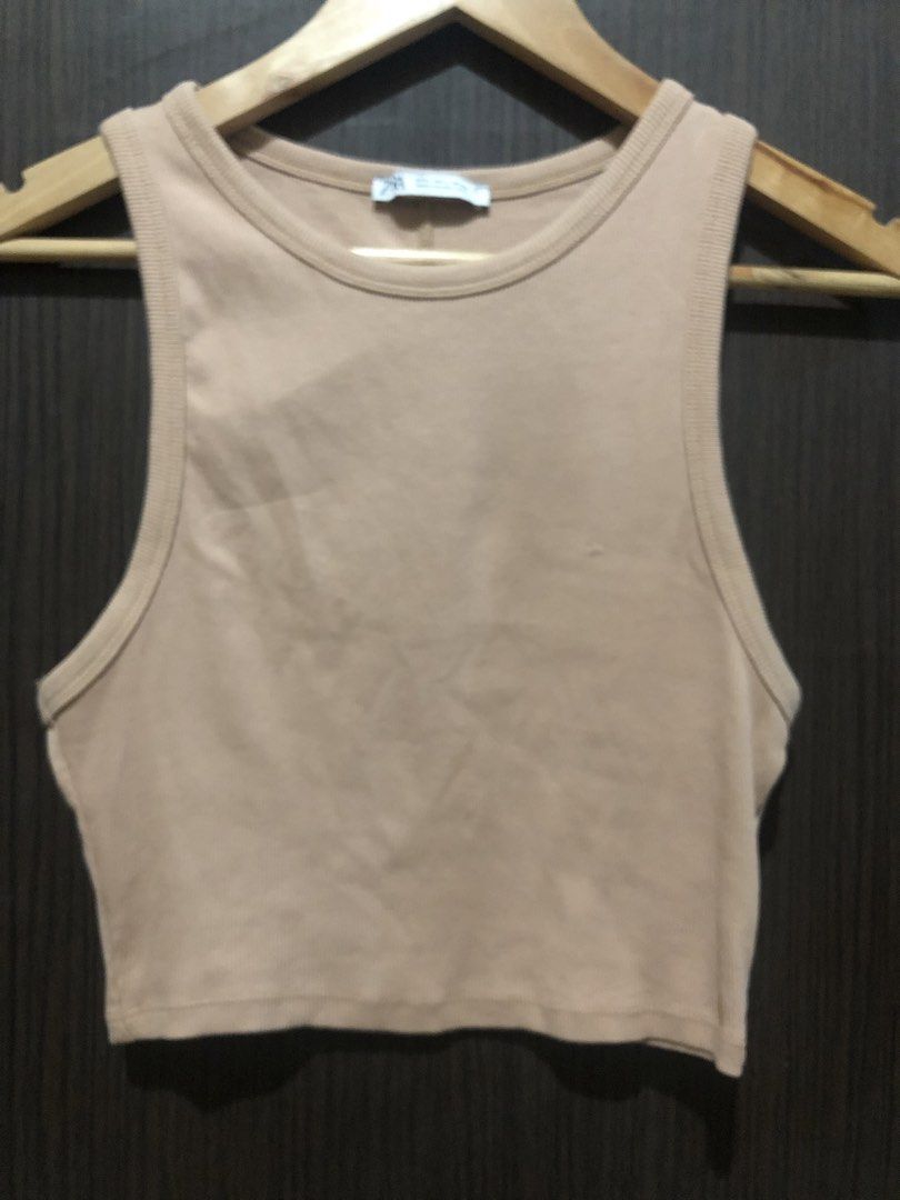 Zara Ribbed Racerback Crop Tank Top (Category: Sleeveless) located in Valenzuela. Submitted by nixs2722 (Listing ID 1464097638, Image 2). Description: - Zara ribbed crop tank top - Racerback style - Simple and versatile - Perfect for layering or wearing alone - Effortlessly matches any bottoms - Comfortable fabric -GCASH PAYMENT -SF c/o BUYERS.