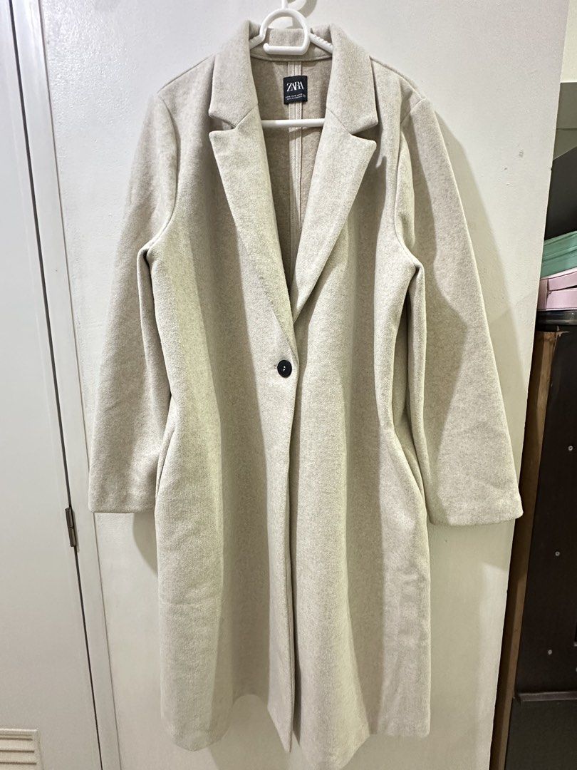 Zara Soft Button Coat (Category: Coats, Jackets and Outerwear) located in Manila. Submitted by kluxvault (Listing ID 1463974682, Image 1). Description: .