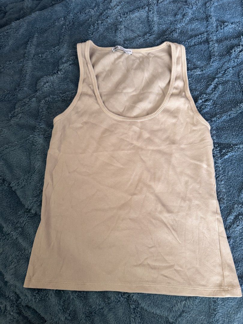 Zara tank top in beige (Category: Others Tops) located in Nueva Valencia. Submitted by lululeimon (Listing ID 1464022634, Image 1). Description: Large on tag.
