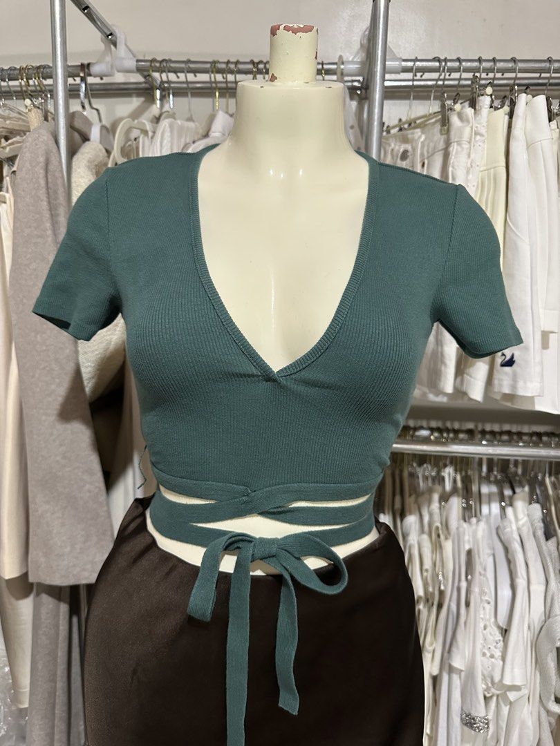 Zara Teal Crop Top (Category: Others Tops) located in Davao. Submitted by krau_ (Listing ID 1464028774, Image 1). Description: Stored in closet for a long time, wearable! Tie-on detail at the waist Flaw: pulled thread belt, kayo na po ayos.